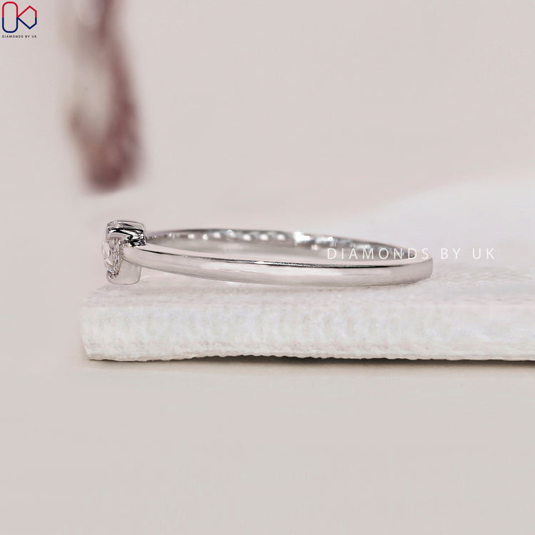 White Gold Ring with a sleek and modern touch.
