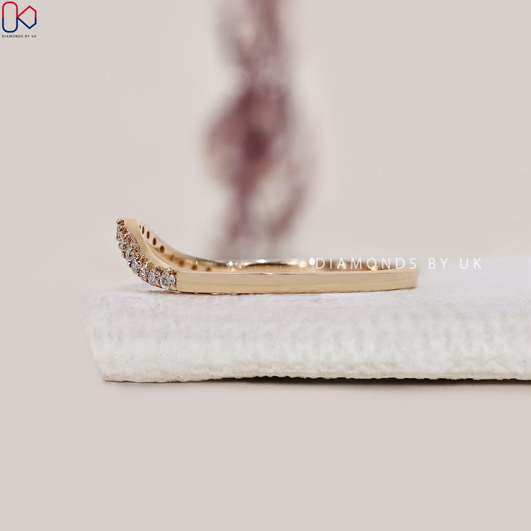 Customise your wedding band with lab grown round diamonds.
