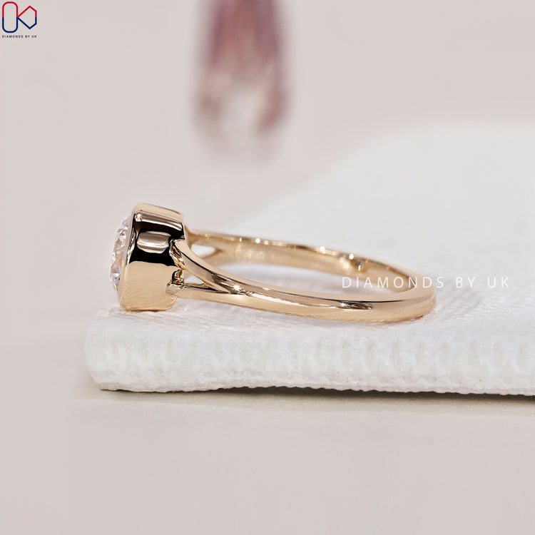 Engagement Ring UK offering exceptional value and beauty.