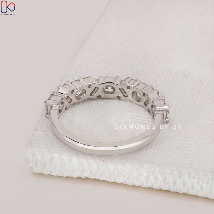 IGI certified band for quality assurance.
