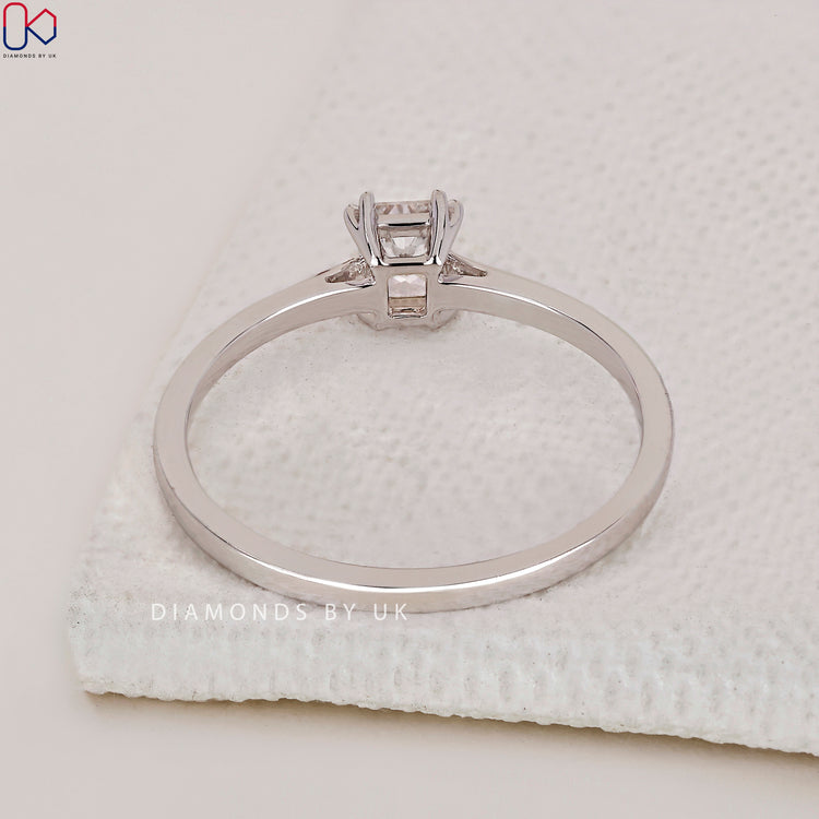Lab Grown Diamond centre stone in a gorgeous radiant cut ring setting.

