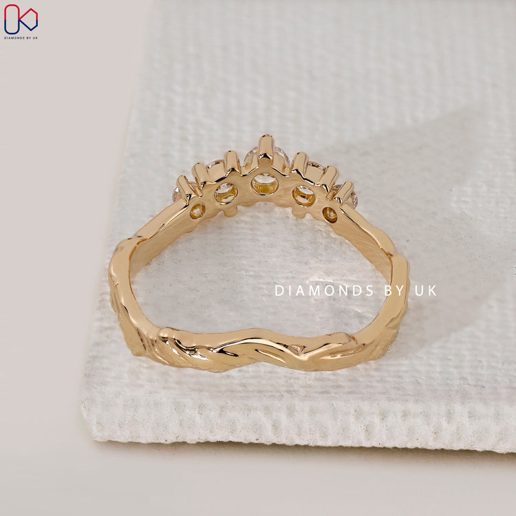 Handmade jewellery art deco yellow gold wedding band.
