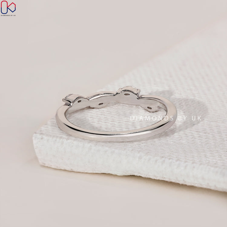 Lab Grown Diamond wedding band combining beauty and sustainability.