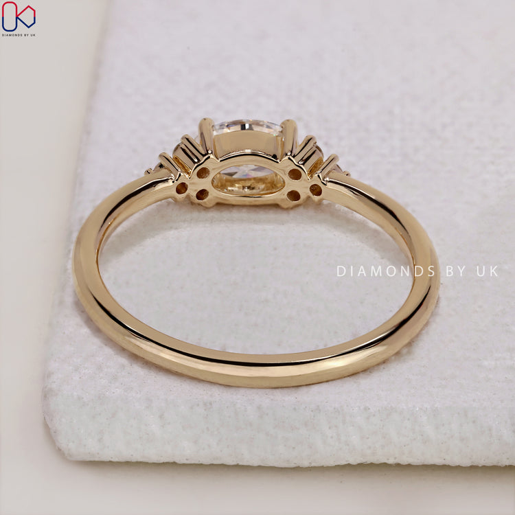IGI Certified diamond ring for lasting brilliance.
