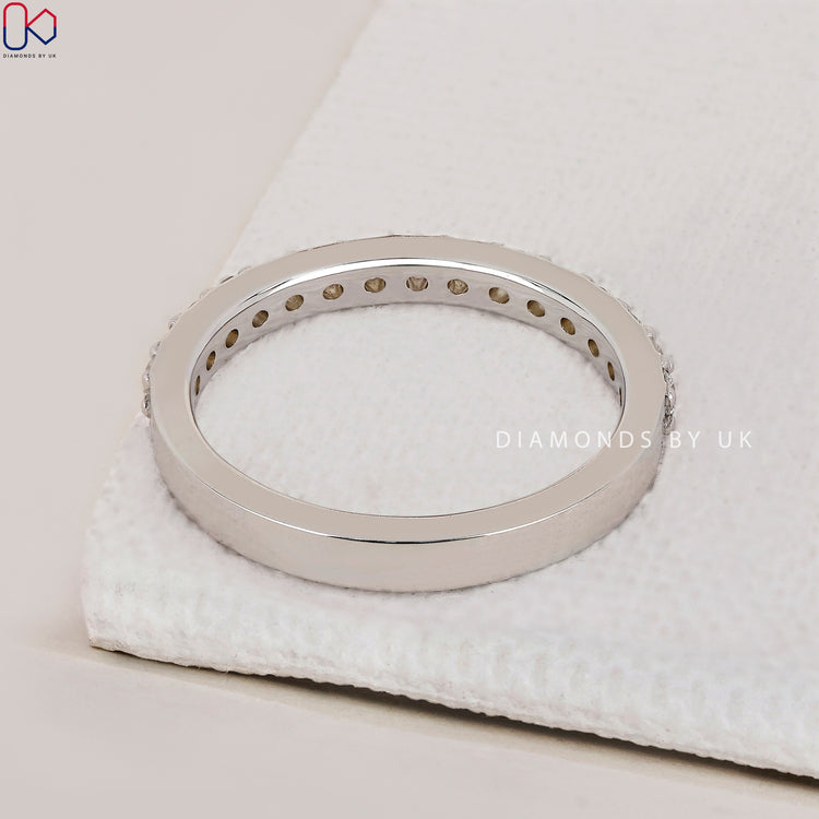 Shop to buy Wedding Band designs that suit every taste and occasion.
