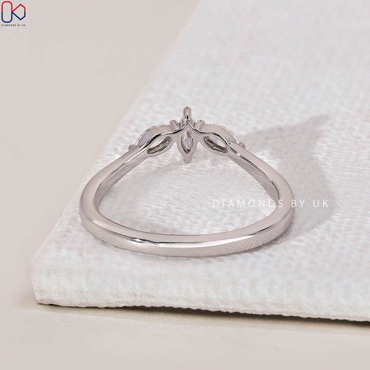 Lab grown diamond wedding band crafted with ethical and sustainable materials.
