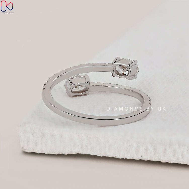 Engagement ring UK crafted for a perfect fit.
