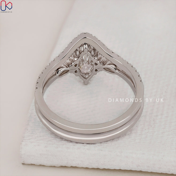 Chevron wedding band designed for modern brides.
