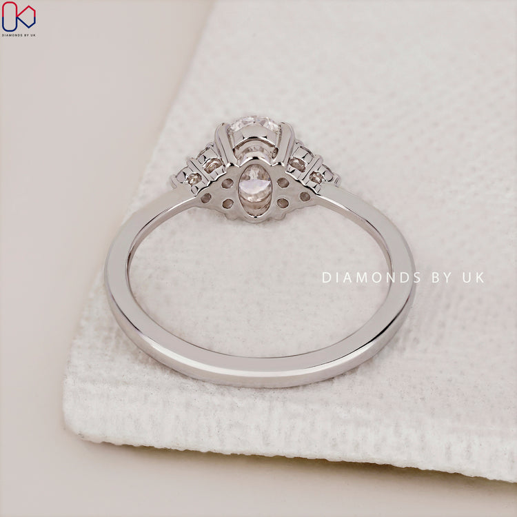 IGI certified Lab Grown Diamond centre stone in the Oval Diamond Engagement Ring.
