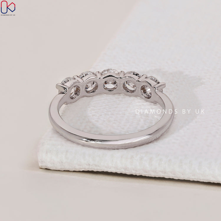 Lab Grown Diamond wedding band designed for sustainable and ethical elegance.
