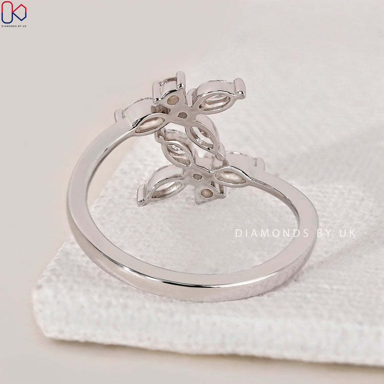 White Gold Diamond Ring with Prong Setting.
