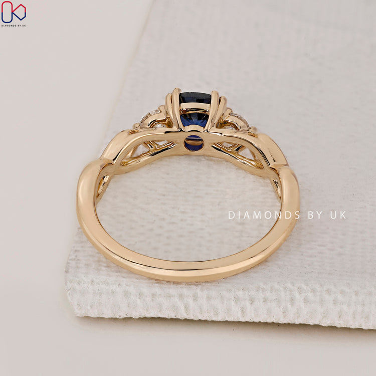 Buy blue sapphire diamond engagement ring online.
