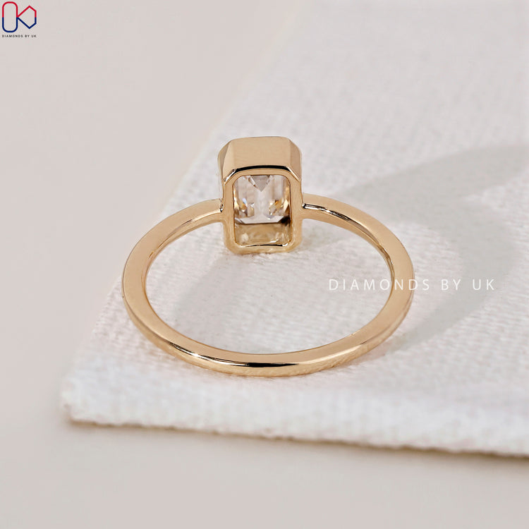 Diamondsbyuk Engagement Ring offering unparalleled sparkle.