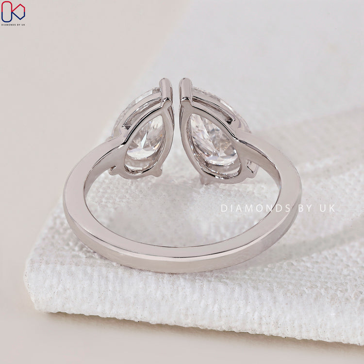 White Gold Engagement Ring with a classic prong setting.
