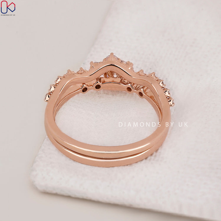 Prong Setting enhancing the brilliance of every diamond.
