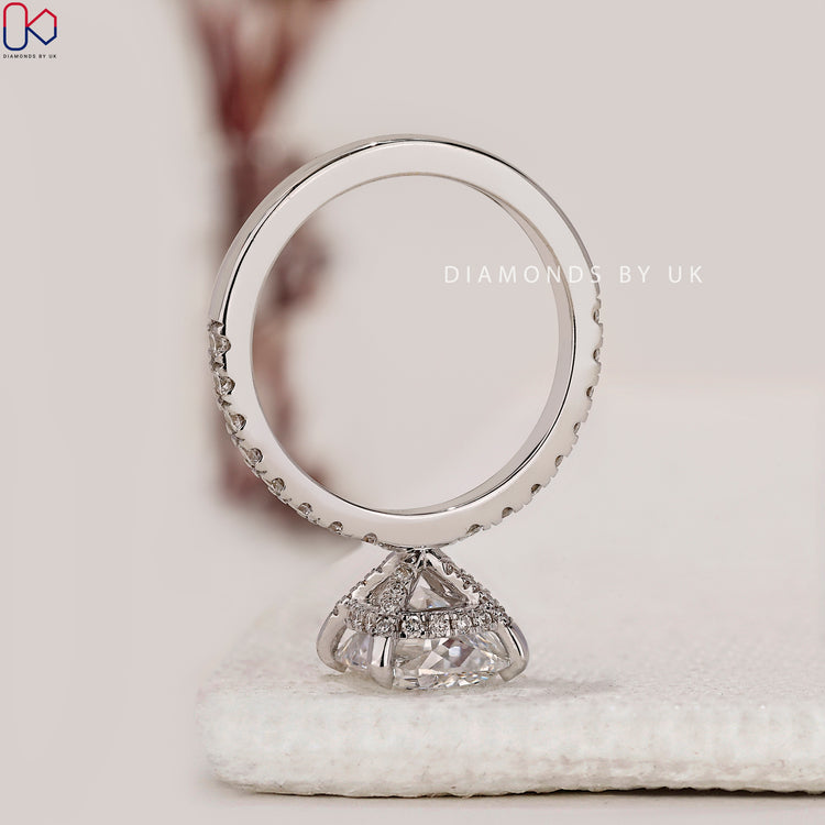 Lab Grown Diamond Ring in 4 claw prong setting.
