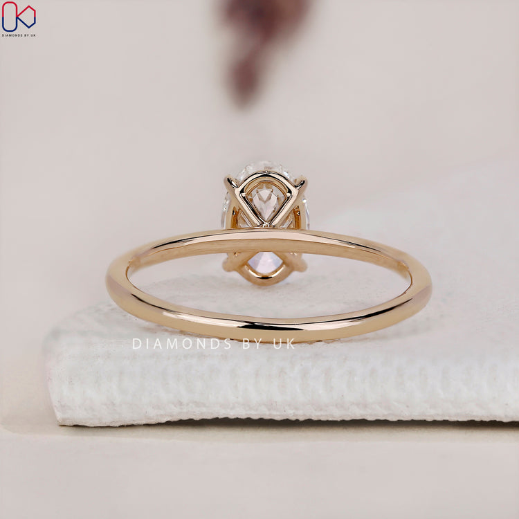 IGI certified Lab Grown Diamond in a classic oval shaped engagement ring.
