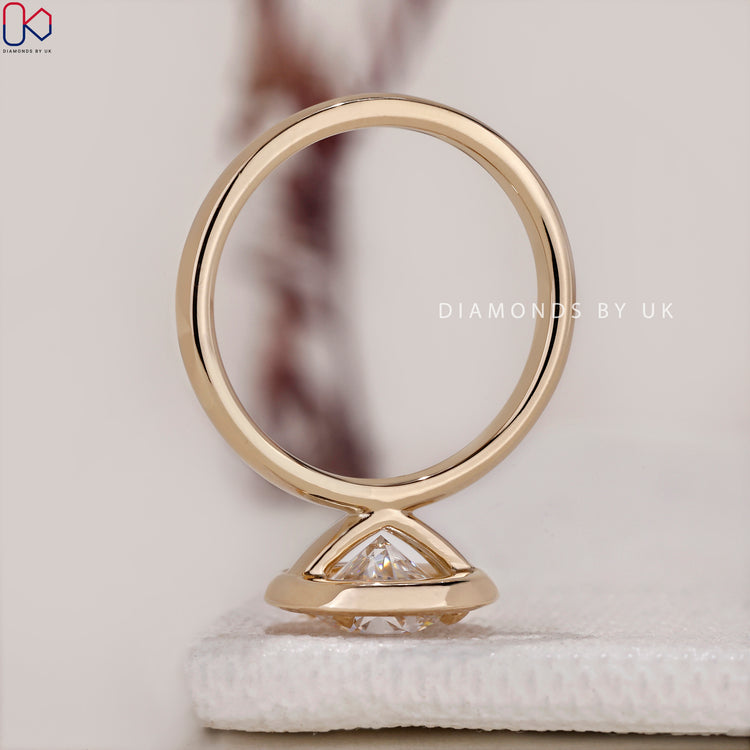 Handmade jewellery with exquisite detailing.
