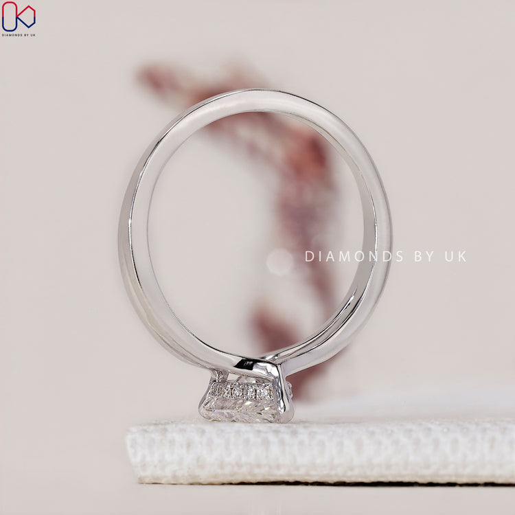 Beautiful handmade jewellery with unique details.
