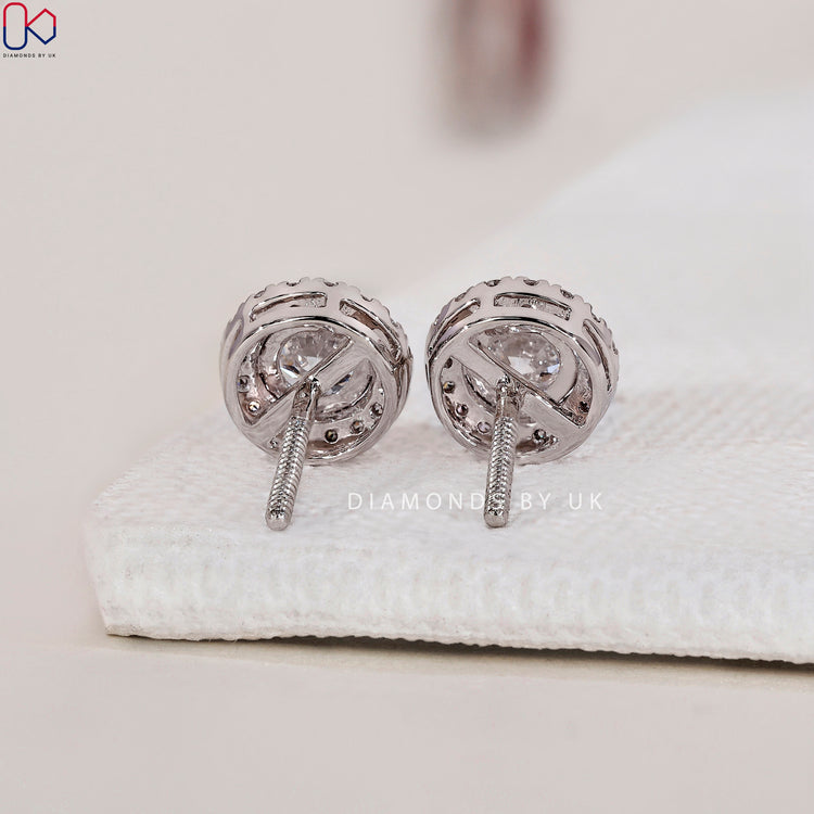 Lab Grown Diamond earrings for a sustainable and dazzling choice.
