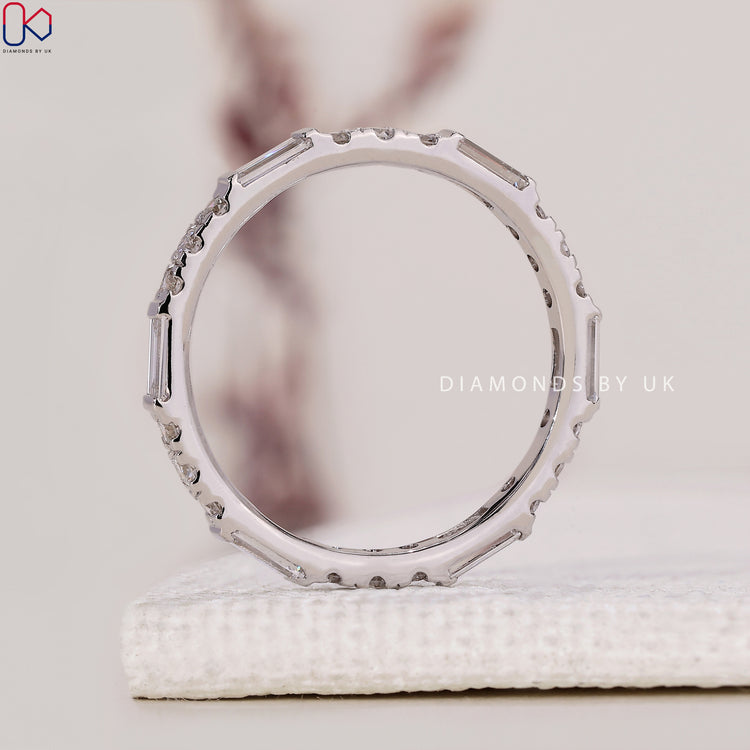 IGI Certified diamond wedding band ensuring premium quality and authenticity.