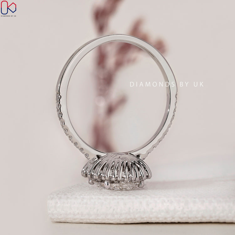 Unique handmade jewellery for a special moment.
