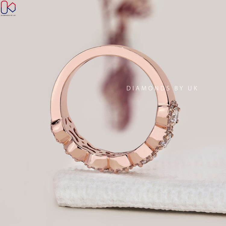 unique wedding band matched with beautiful band style

