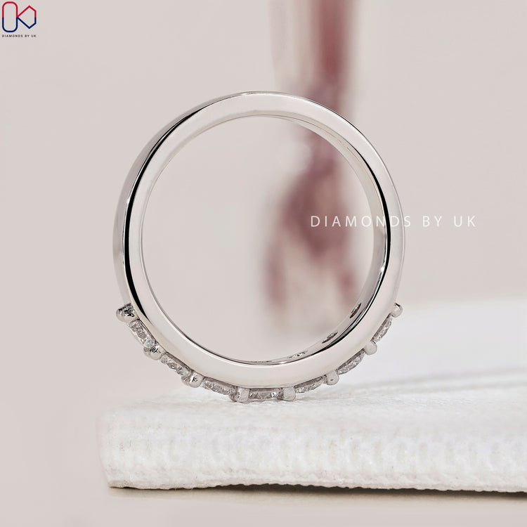 A Diamondsbyuk band designed with precision and care.
