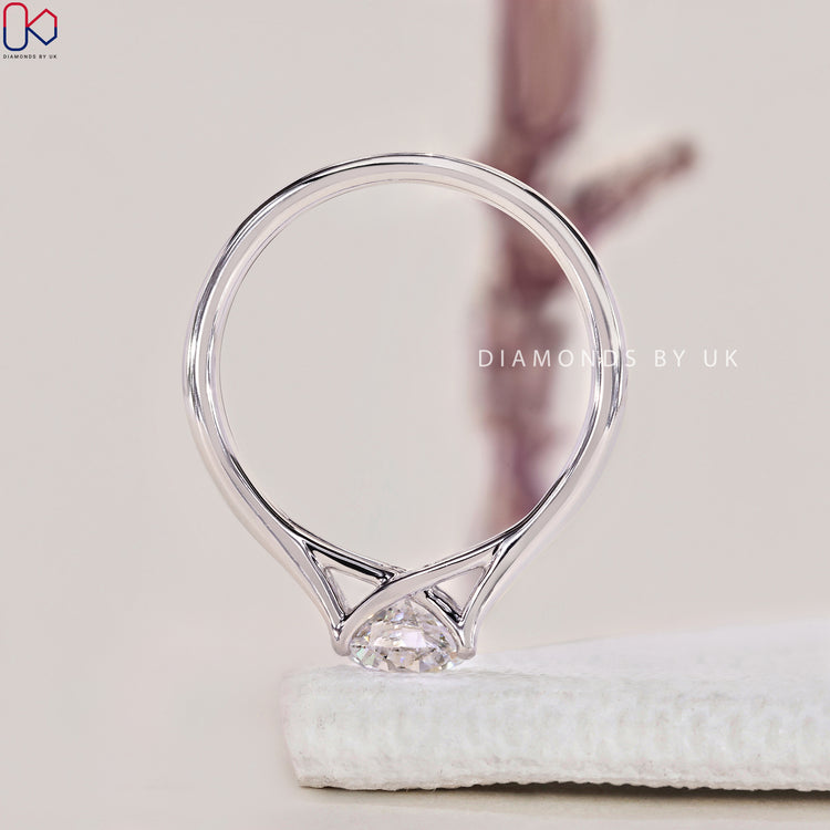 IGI Certified diamond ring ensuring top-tier quality.