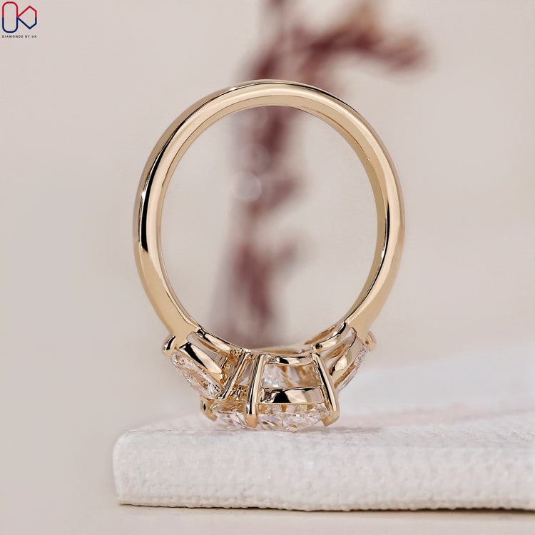 4 prong claw setting for a secure and stylish diamond ring.
