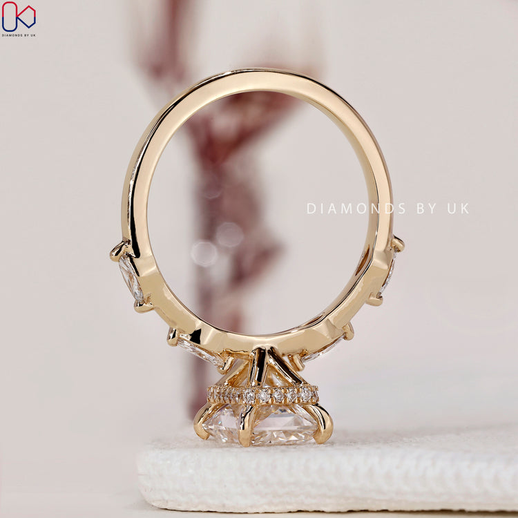 Handmade jewellery showcasing expert craftsmanship.
