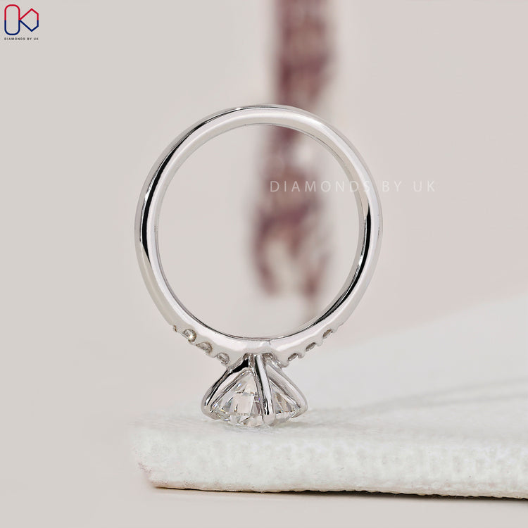 Custom lab grown Round cut diamond ring.
