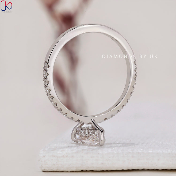Buy Engagement Ring with IGI Certified Diamond
