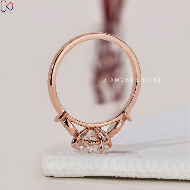 Beautiful milgrain ring with intricate details and classic design.
