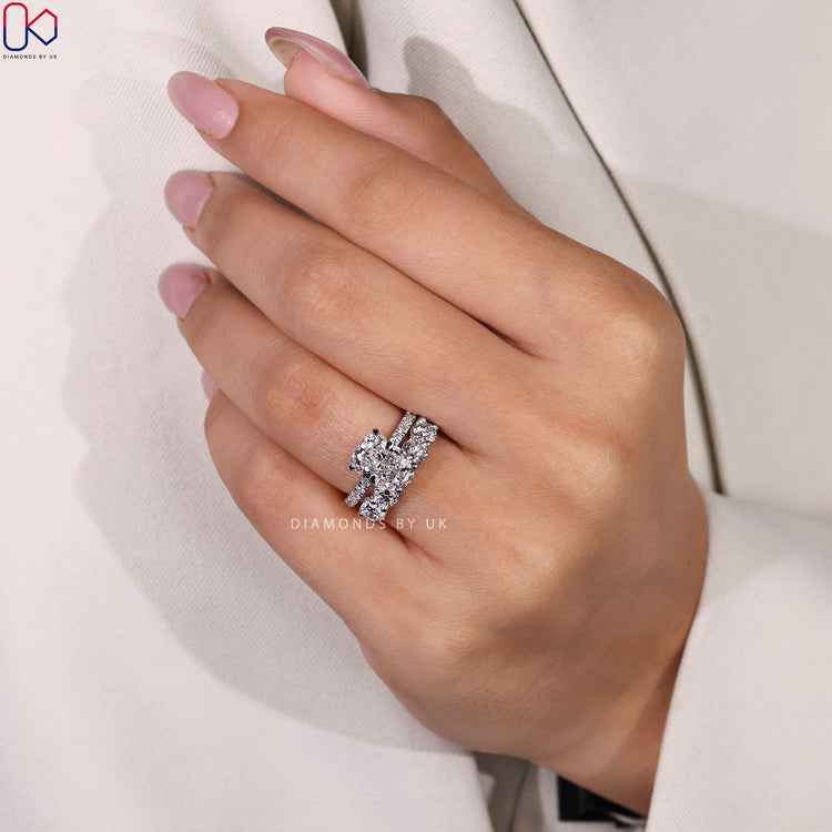 DiamondsbyUK bridal set with ethically sourced diamonds.