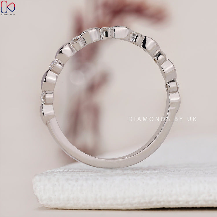 Lab Grown Diamond wedding band with ethical and sustainable craftsmanship.