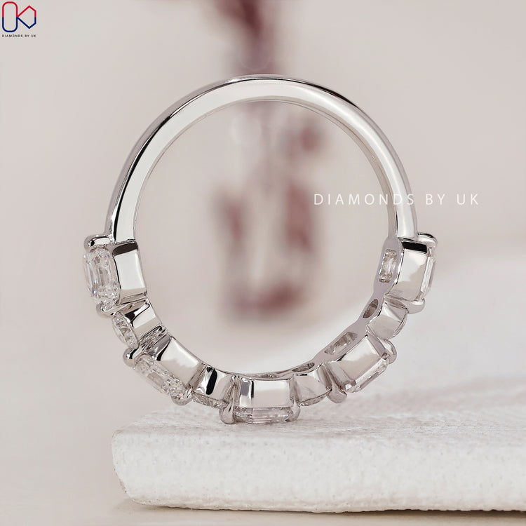 Lab Grown Diamond wedding band combining elegance and sustainability.
