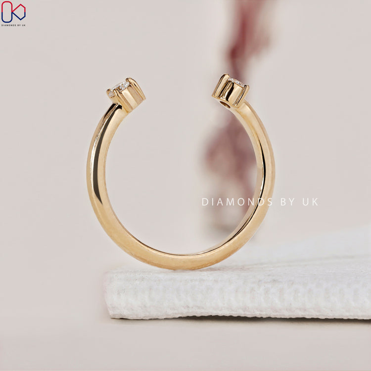 Round diamond wedding band featuring flawless symmetry and classic design.