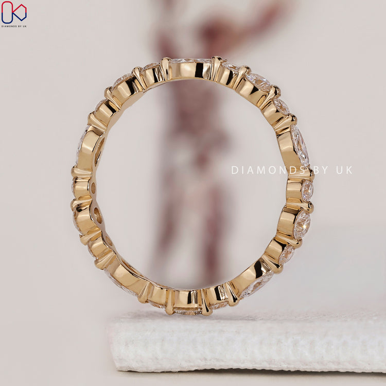 IGI certified eternity band guaranteeing premium quality and authenticity.
