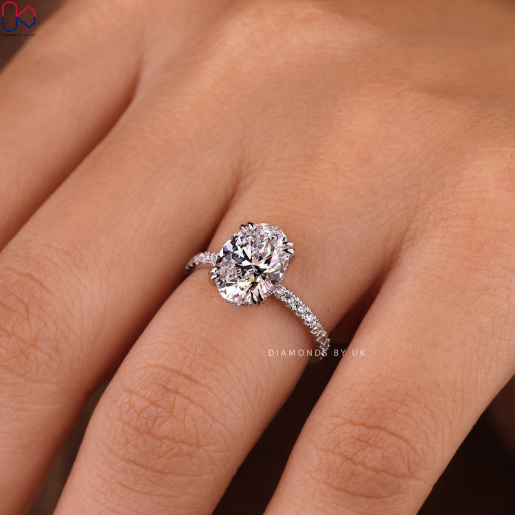 Diamondsbyuk IGI certified oval cut diamond ring.