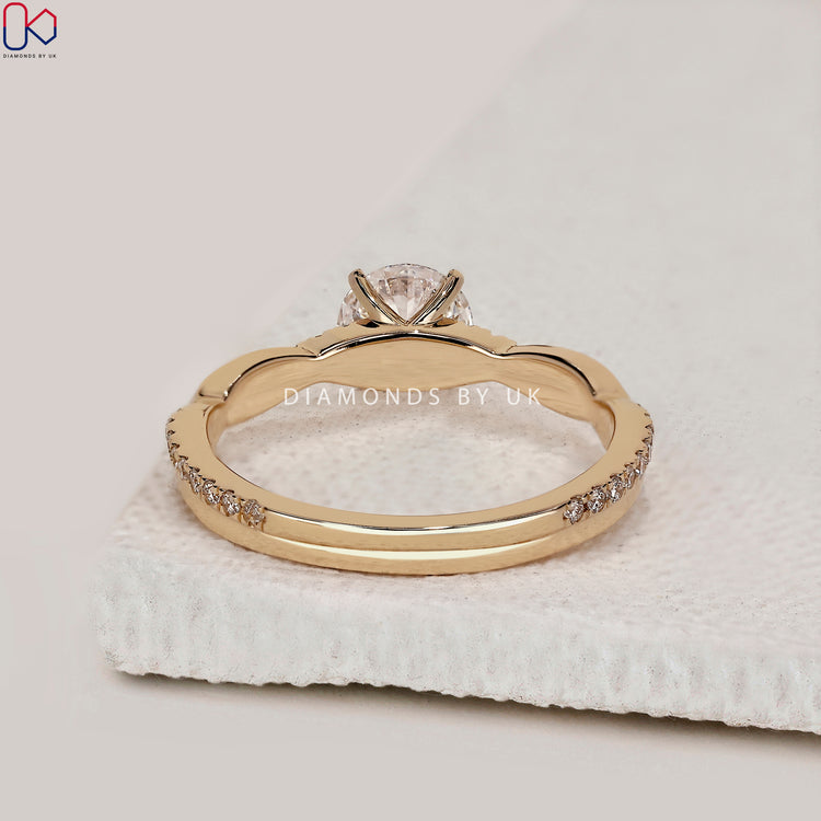 Buy engagement ring with 4 claw prong setting.
