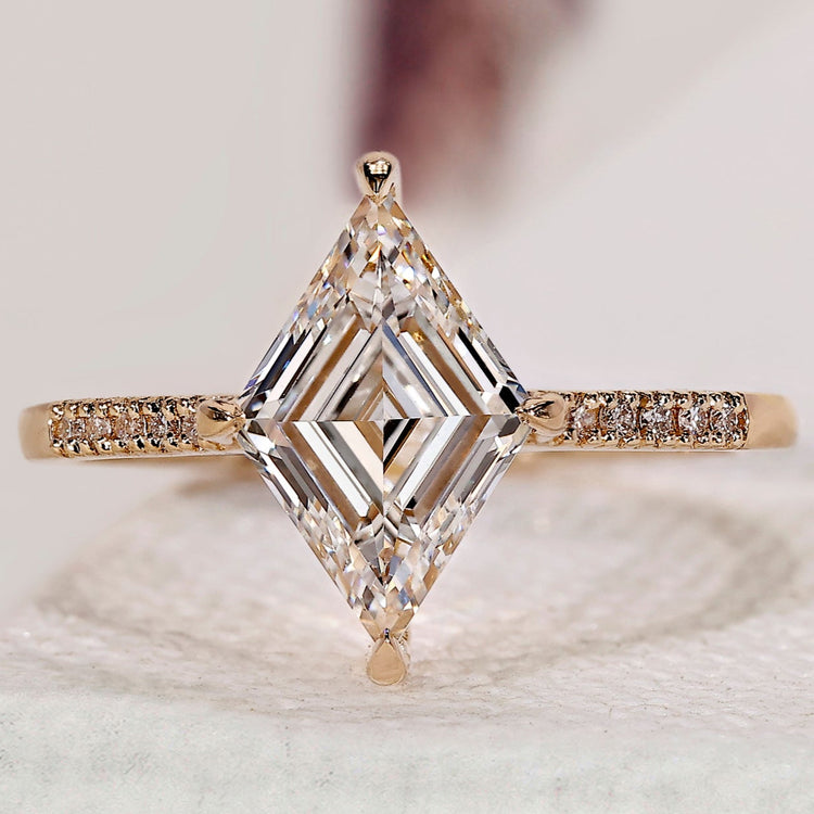 Lozenge cut diamond ring with fine craftsmanship.
