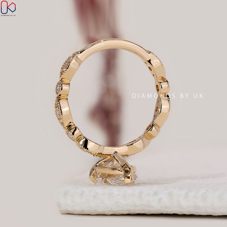 Buy engagement ring with V prong and marquise design.
