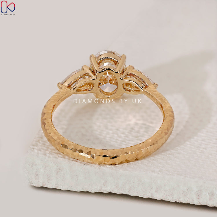 Buy engagement ring from a trusted jeweller with quality craftsmanship.
