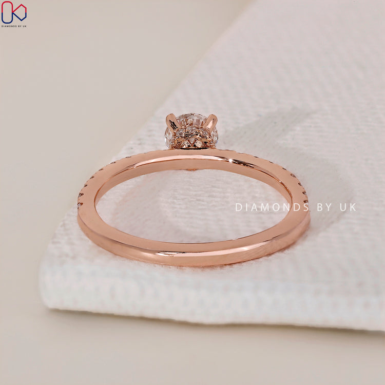 4 Prong Claw Setting Ring for secure diamond placement.
