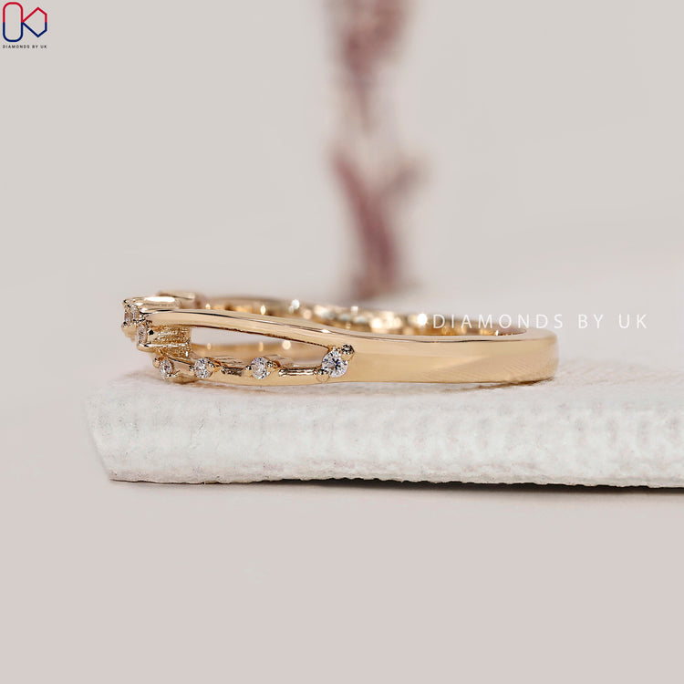 Customise your wedding band with unique designs.
