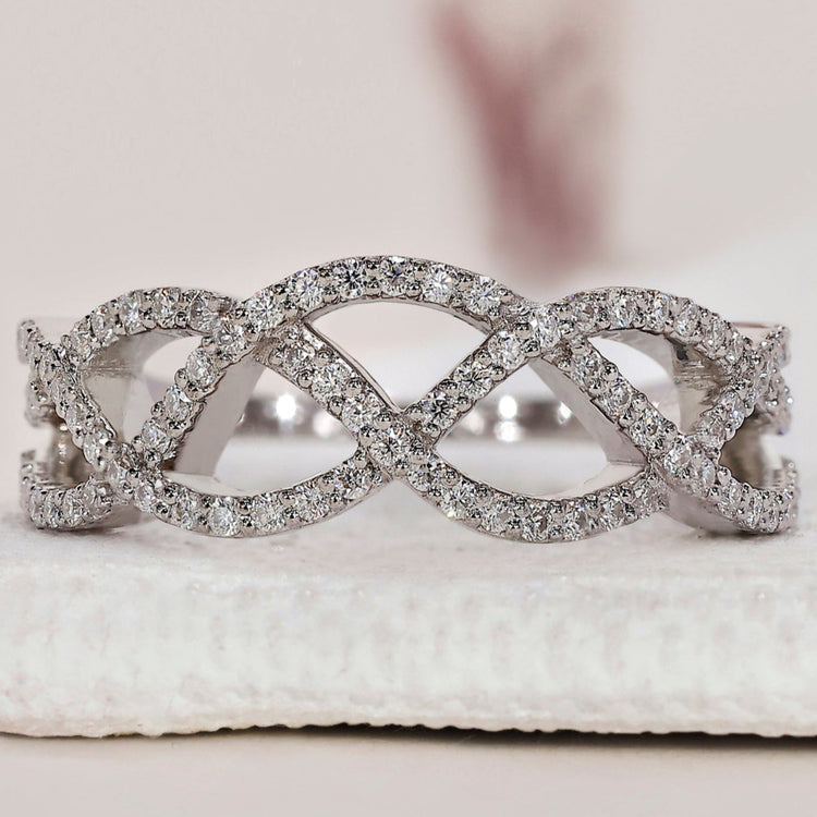 Round Diamond Wave Wedding Band