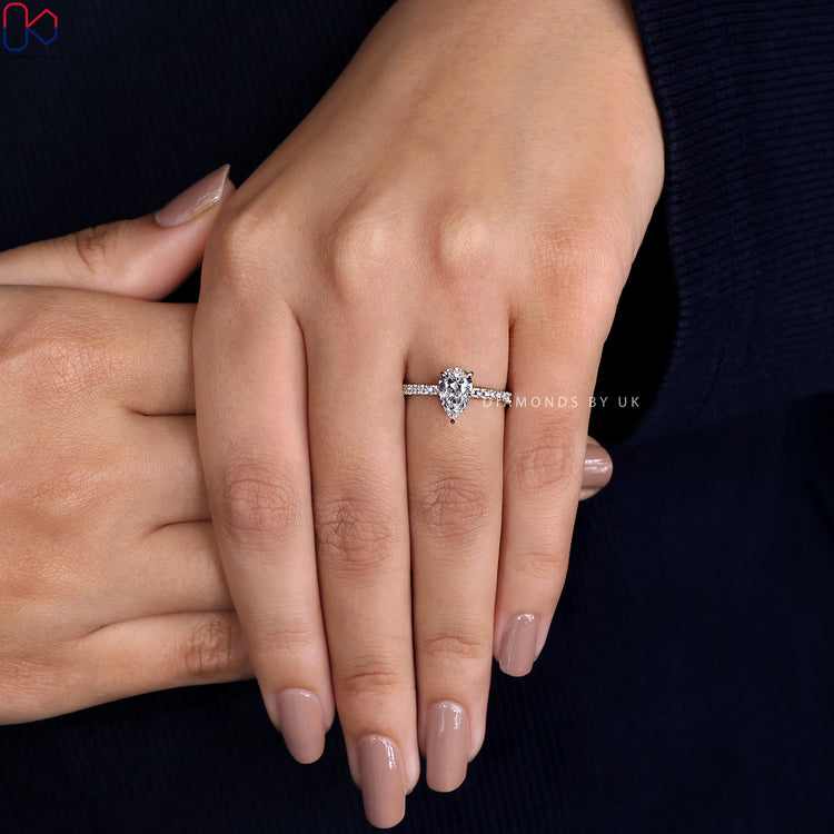 Round Cut Diamond Pave Setting Ring

