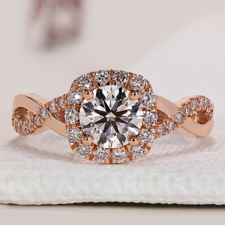 Round Diamond Ring with Twisted Pave Band