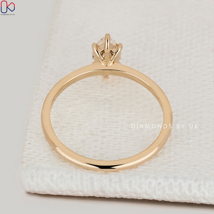 IGI Certified marquise cut diamond ring design.
